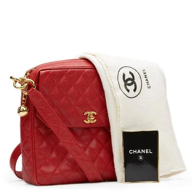 Chanel Classic Flap Vintage with Gold Hardware Red Caviar Leather Cross Body Bag